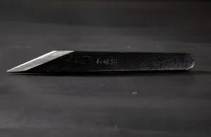 Wazakura Kiridashi Μαχαίρι 24mm Δεξιόχειρες Ανθρακούχο