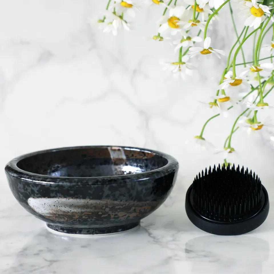 Wazakura σετ ikebana βάζο Mino με kenzan 61mm